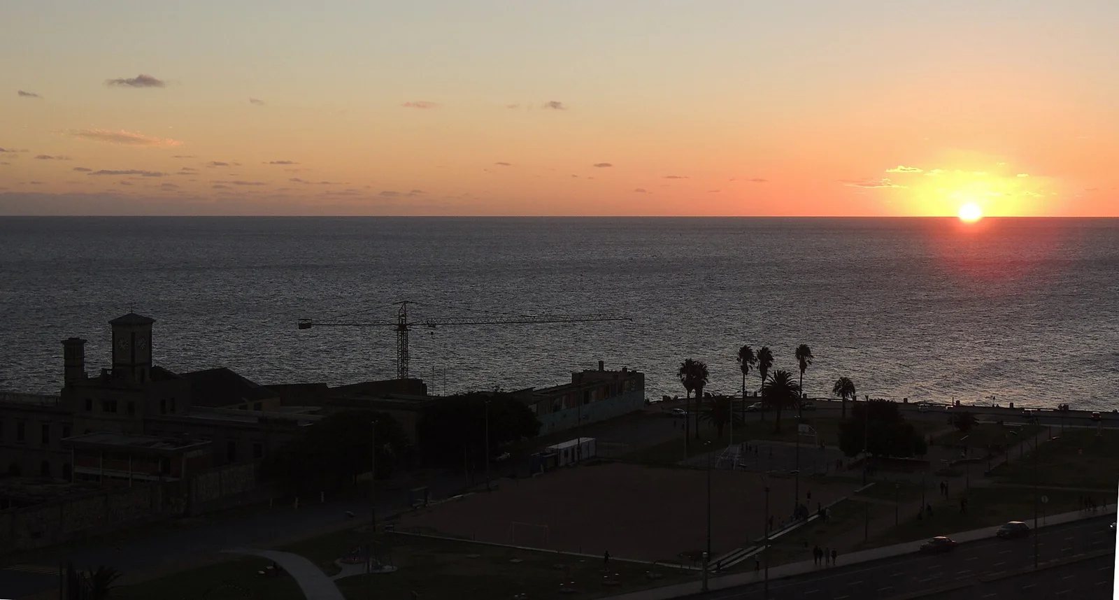 Montevideo al atardecer